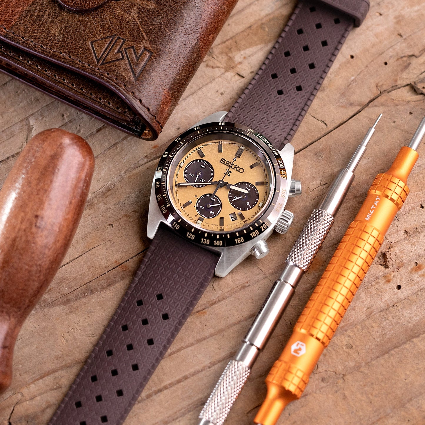 Seiko Speedtimer Panda chronograph SSC817 Gold Dial Seitona
