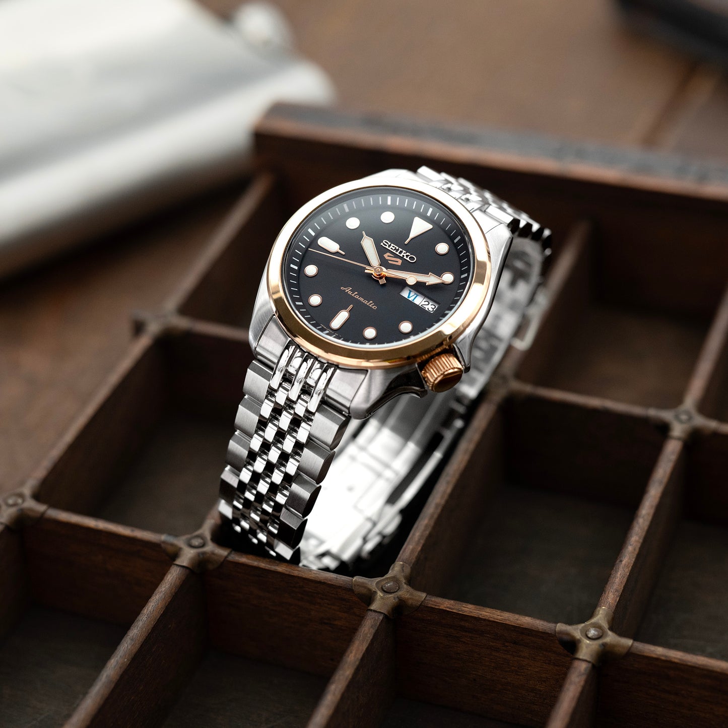 Asteroid for Seiko 5 Sports 40mm V-Clasp, Brushed with Polished Center