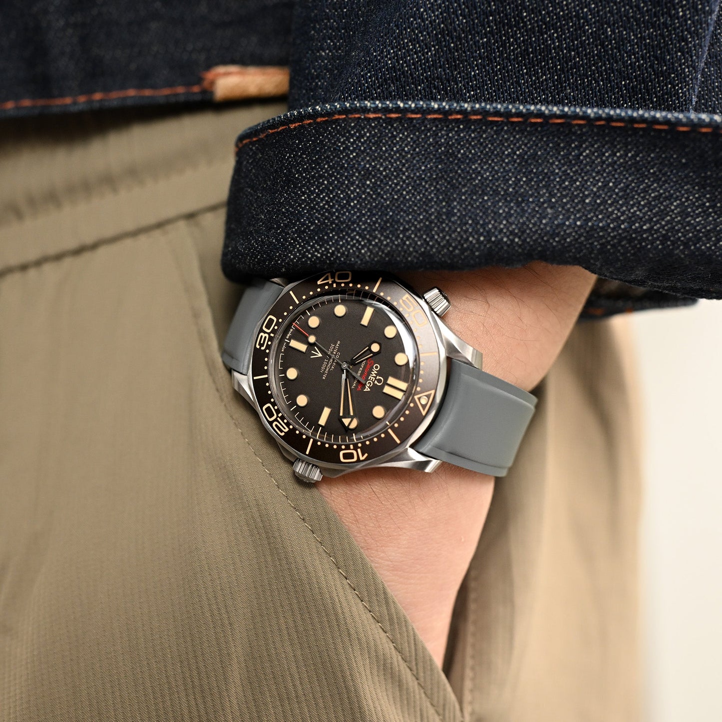James Bond 007 - No Time To Die Omega Seamaster 300M CO?AXIAL 007 Edition