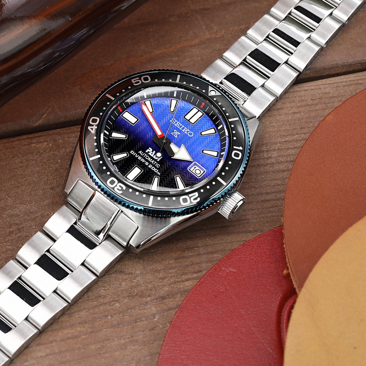 Seiko Prospex PADI Special Edition SPB071J1 (SBDC055) Divers 200m Re-interpretation version of 62MAS