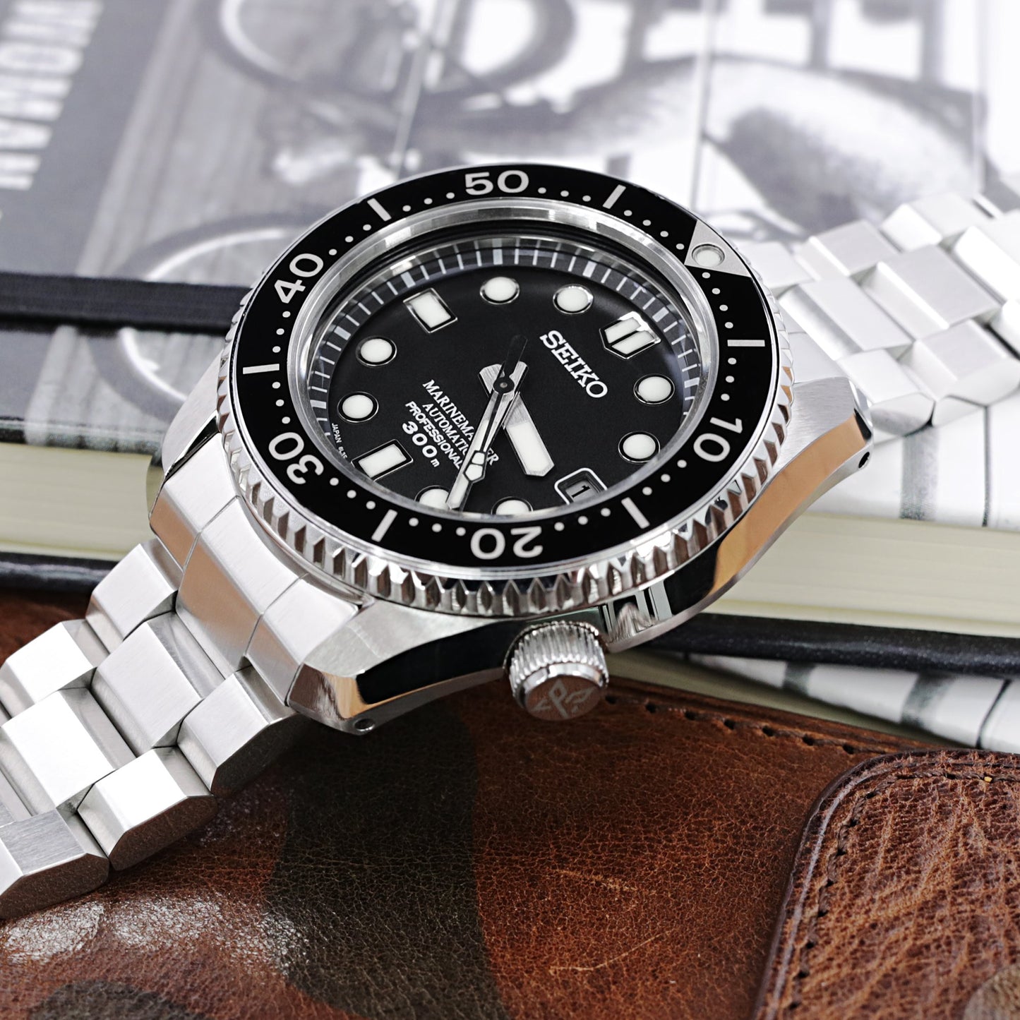 Hexad for Seiko MM300 Prospex Marinemaster V-Clasp, Brushed