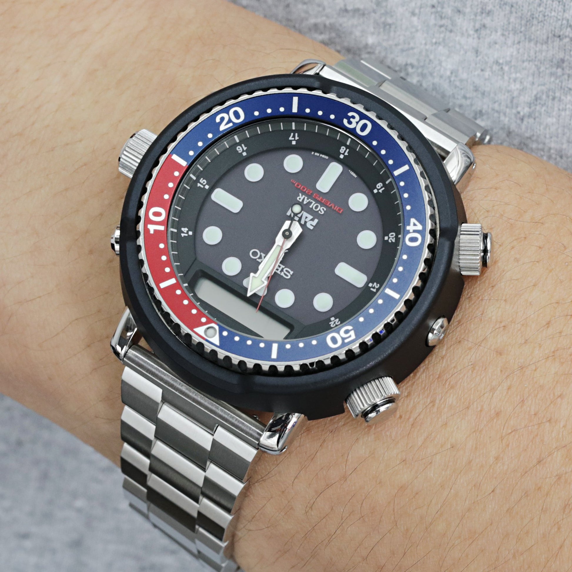 Seiko Prospex Arnie Re-Issue Solar PADI Hybrid LCD Watch SNJ027P1