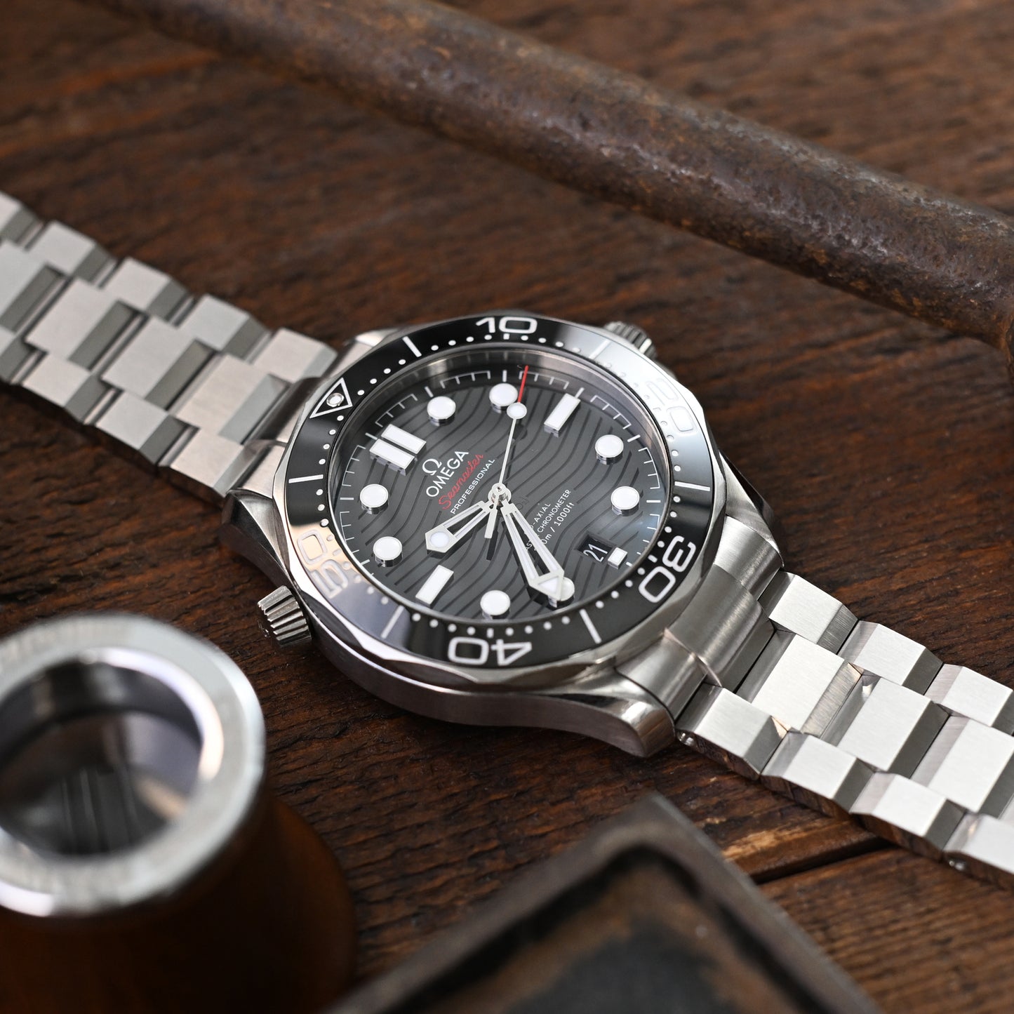 20mm Hexad III for Omega Seamaster 42mm V-Clasp Brushed