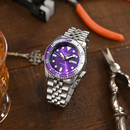 Angus-J Louis for Seiko 5 Sports 42.5mm V-Clasp, Brushed with Polished Center