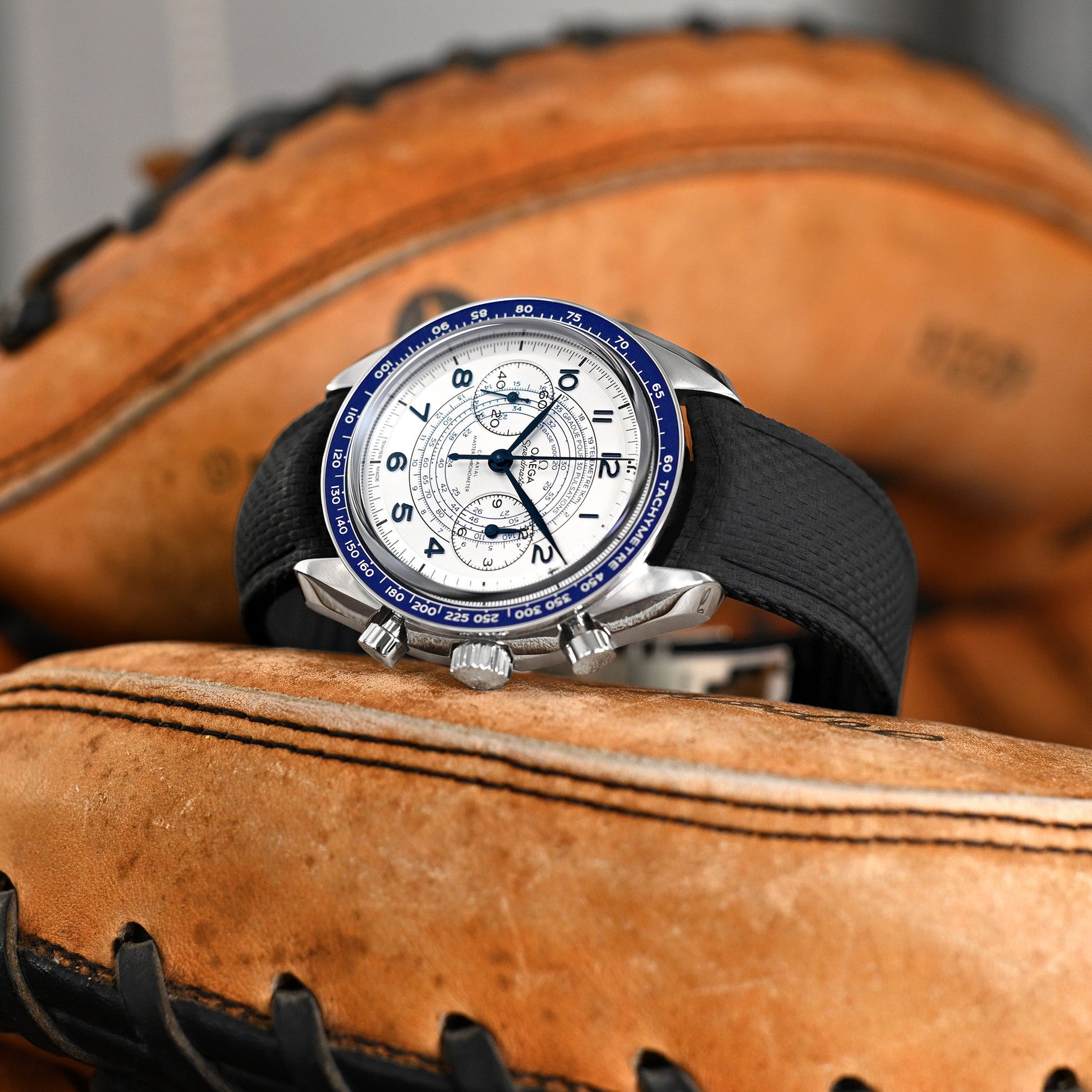 Omega Speedmaster Chronoscope Co-Axial Master Chronometer Chronograph 43mm 329.30.43.51.02.001