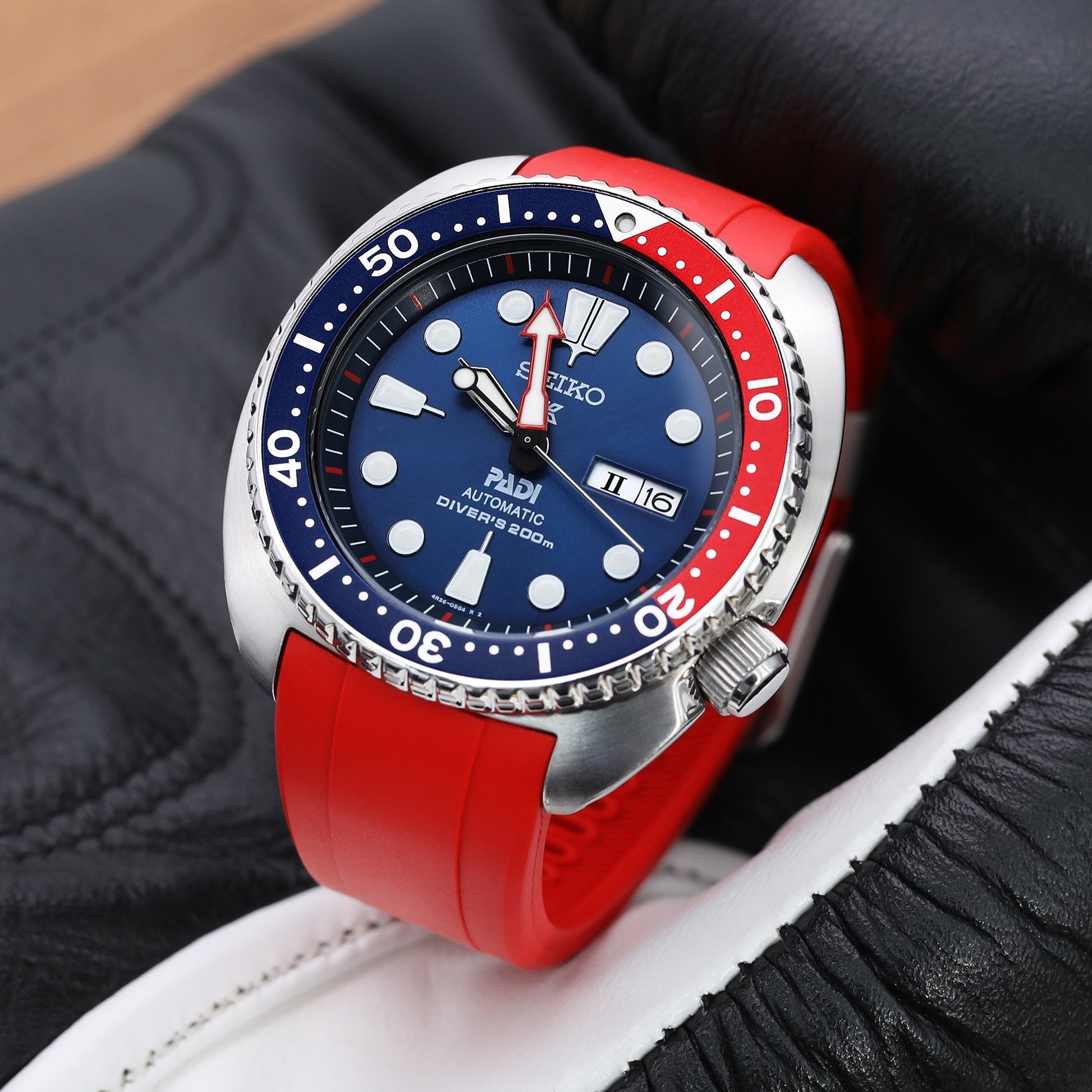 Crafter Blue Strapcode Seiko Turtle Red Curved End Rubber
