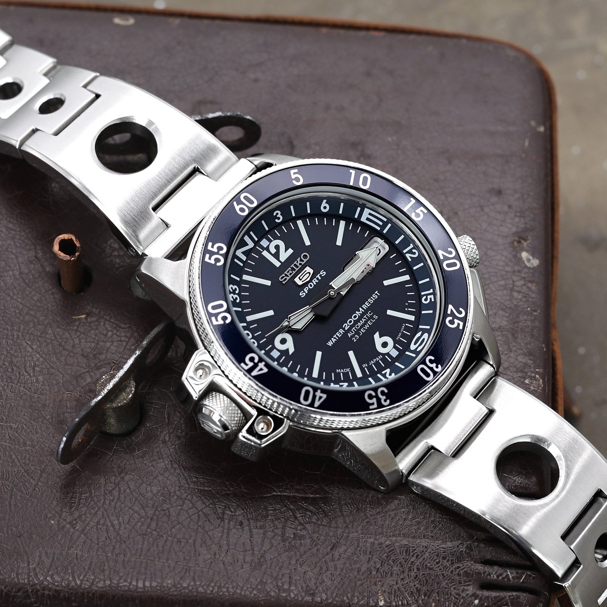 Seiko 5 Sports SKZ209J1 200m Atlas Diver