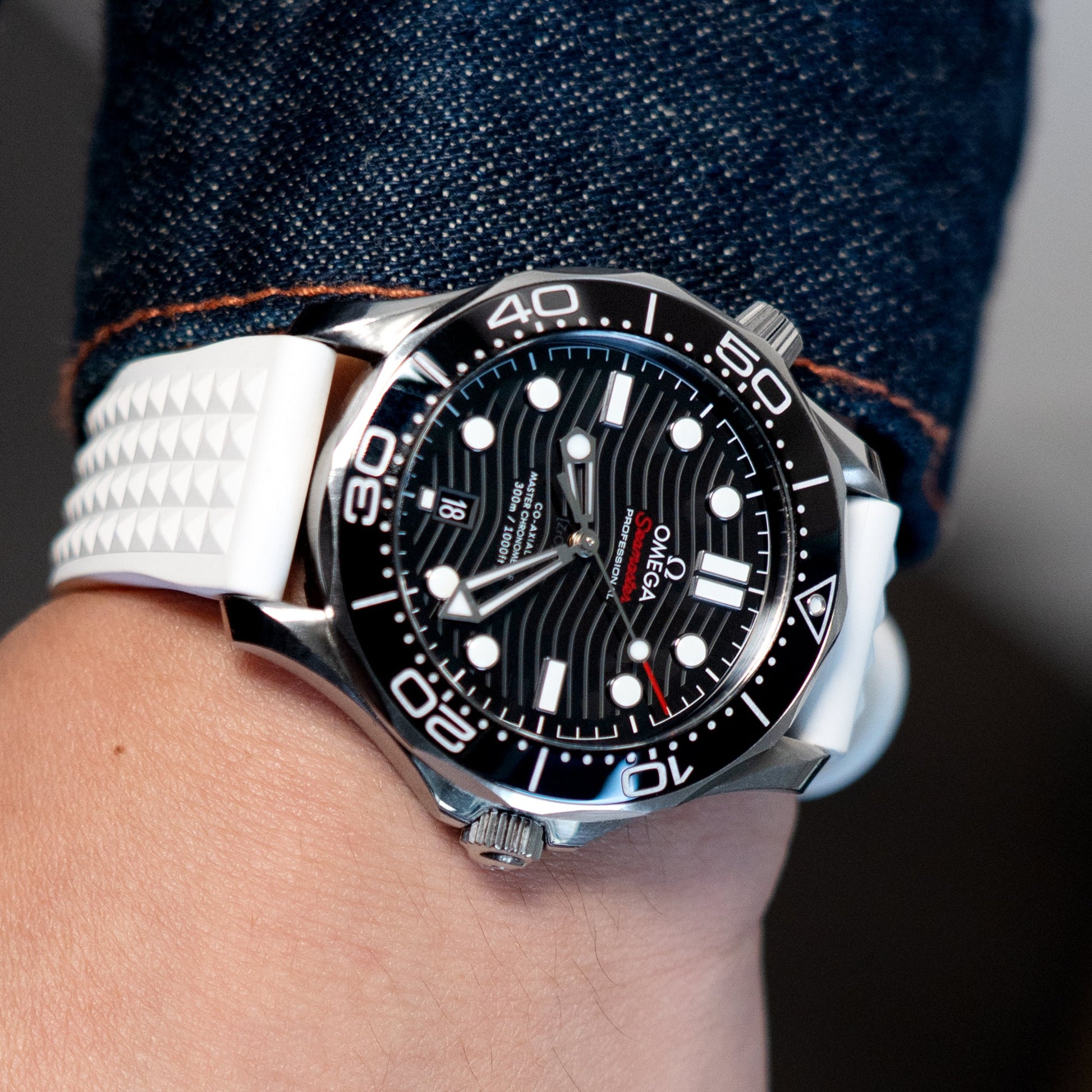 Omega Seamaster Diver 300M Co-Axial Master Chronometer 42MM Ref. 210.30.42.20.01.001