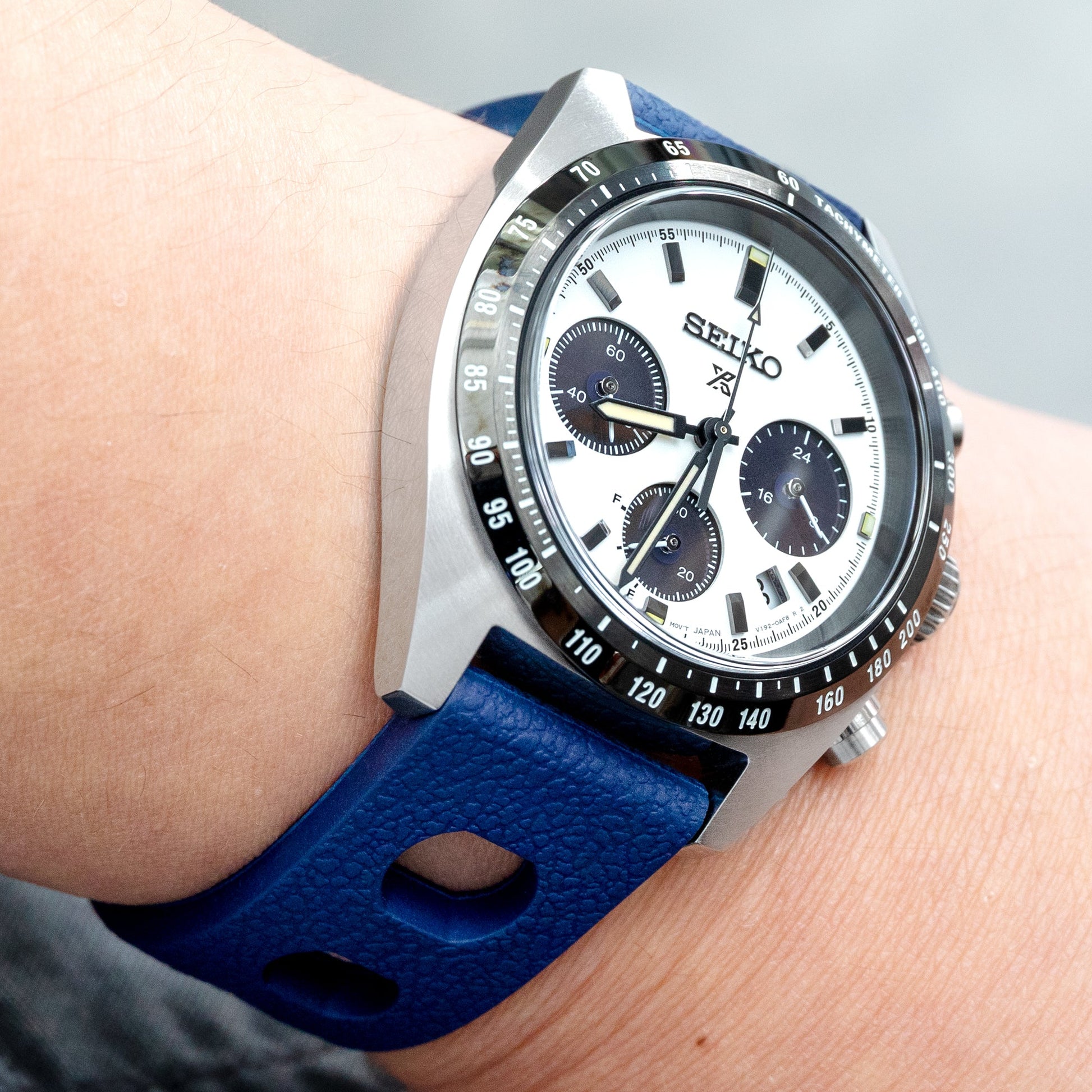 Seiko Speedtimer Panda chronograph SSC813 White Seitona 