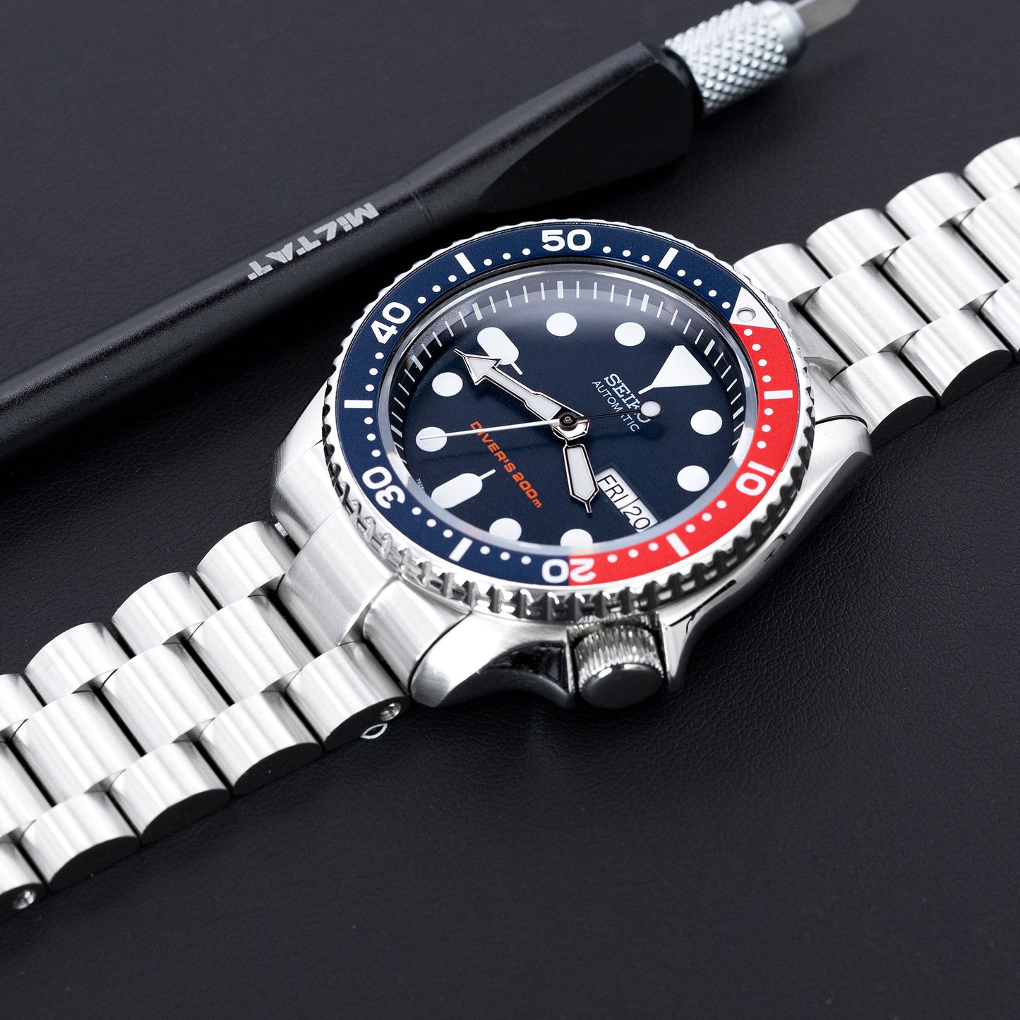 Endmill compatible with Seiko SKX007, V-Clasp
